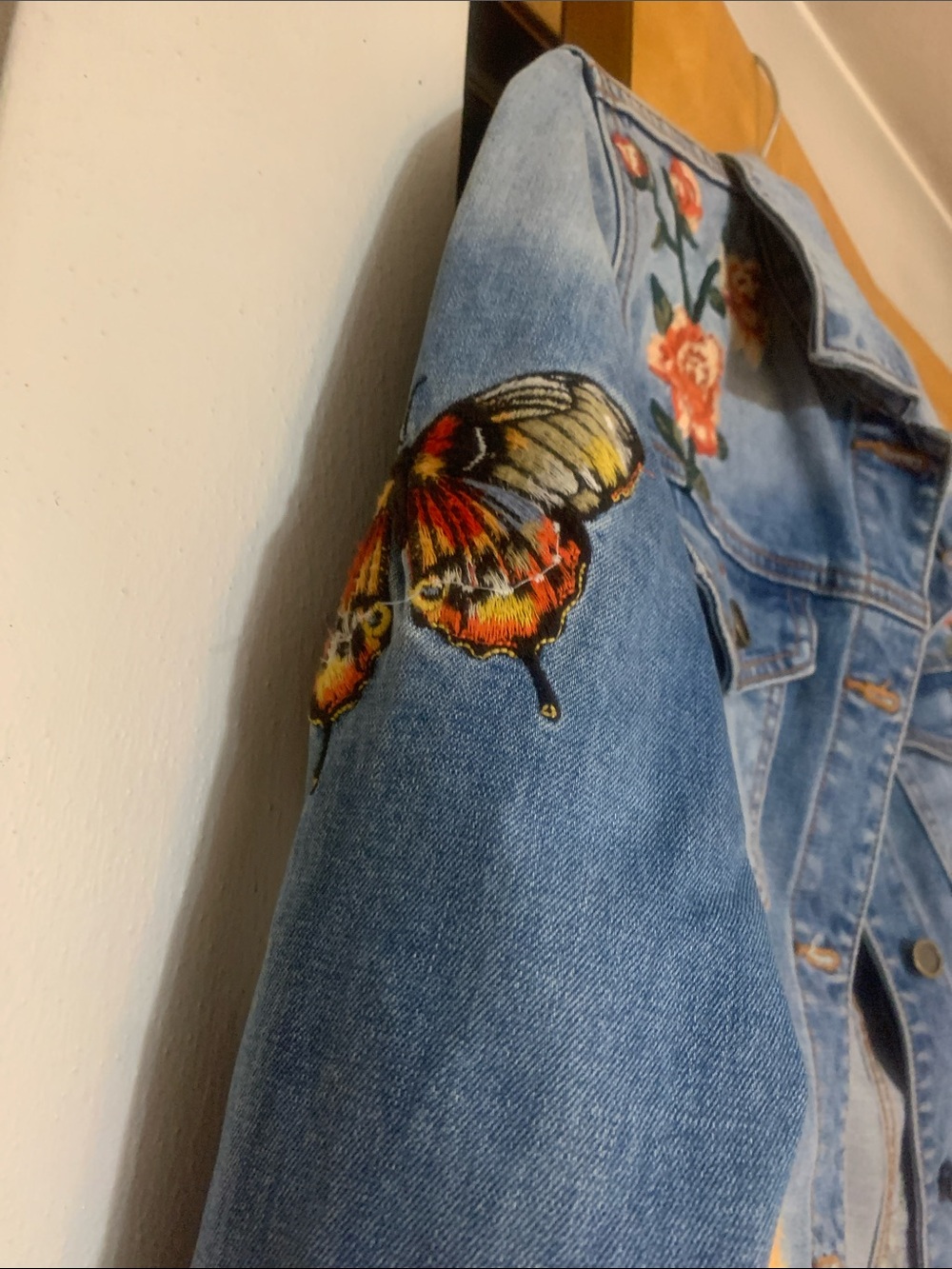 Blue Jean jacket. Tote 4 - Picture 2 of 9